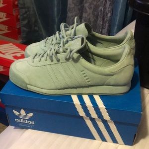 Samoa VNTG size 10.5